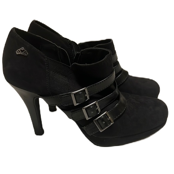 Fergalicious by Fergie, Close Toe, Three Strap Heels, Black, Size 9.5 - Picture 2 of 11